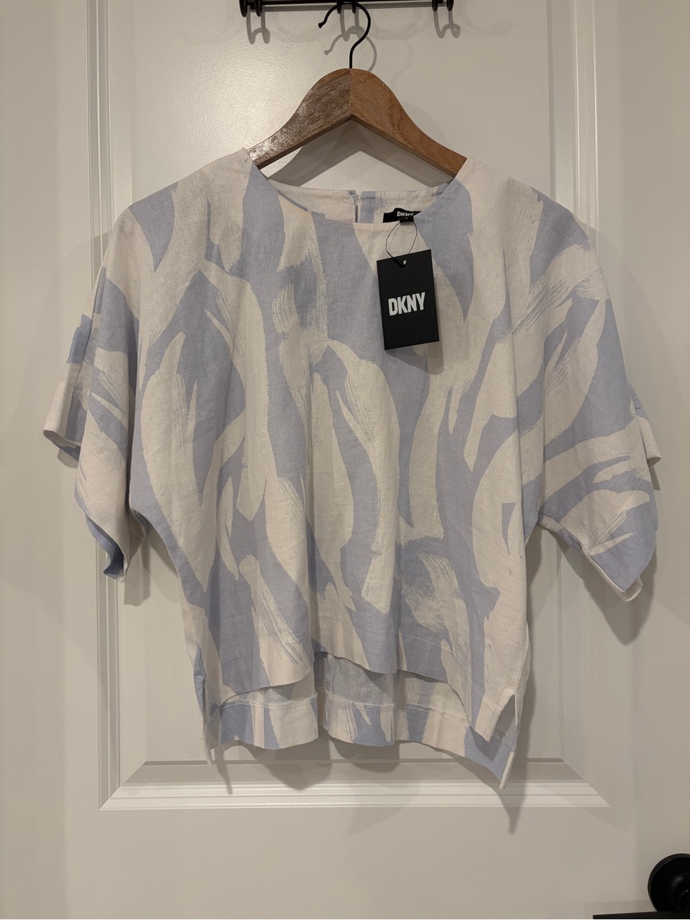 NWT DKNY Small Blue White Linen Blend Short Sleeve Puff Dolman Blouse Top